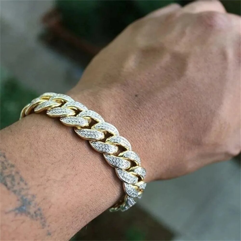 ⭐ Large Cuban Men's 8" Iced Out Diamond Hip Hop Style Bracelet 18k Gold Pltd ⭐ - Picture 3 of 5